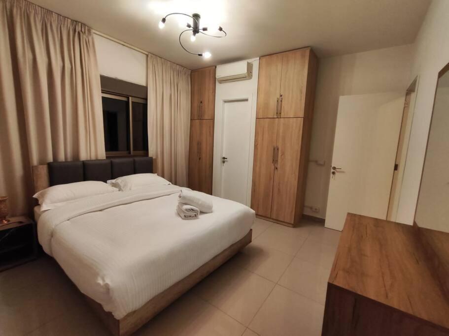 Spacious Nest 1-br In Ashrafieh